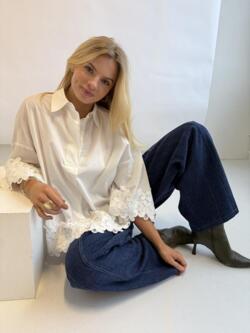 Skjorte - Klara Embroidery - Hvid - Continue