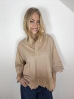 Skjorte - Klara Embrodery - Sand - Continue